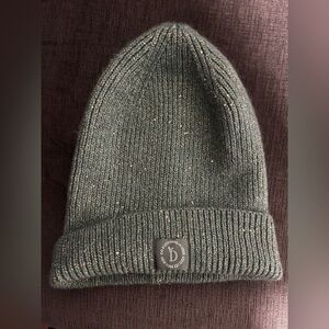 Do Everything in Love sequenced ribbed mint green beanie/tuque